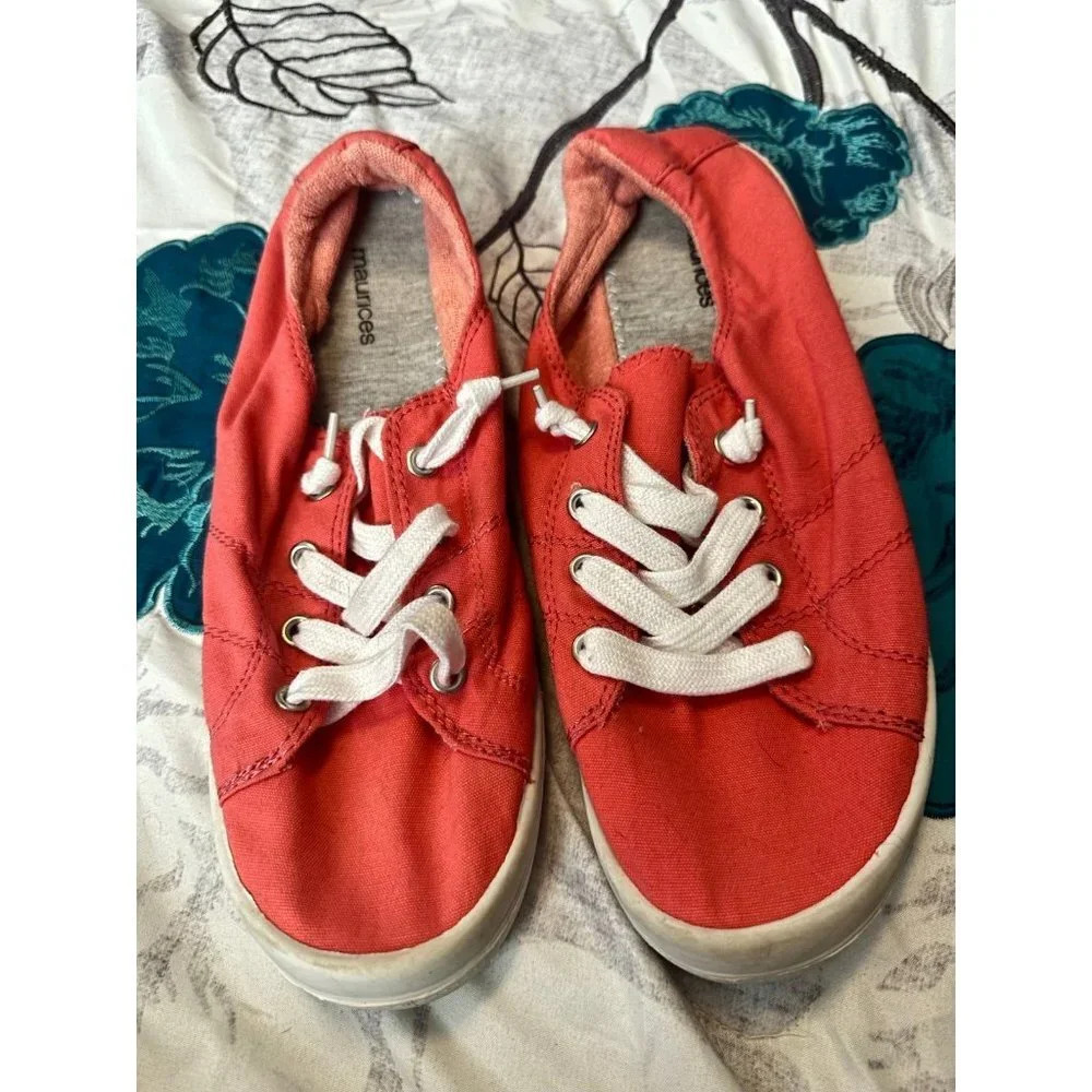 6 FOR $10 Maurices size 9.5 shoes